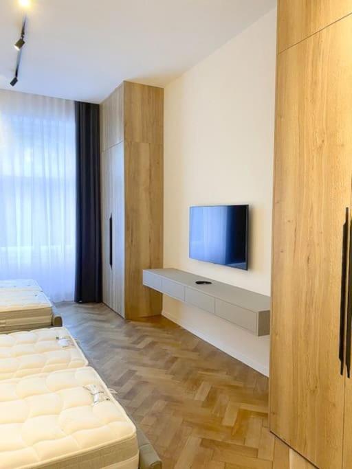Capitol Deluxe Apartment Прага Экстерьер фото