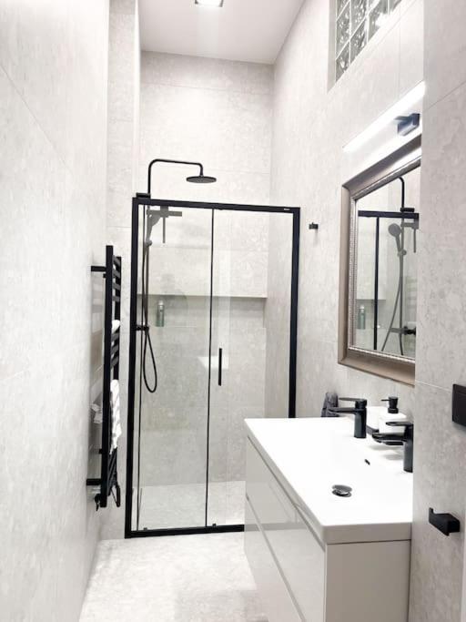 Capitol Deluxe Apartment Прага Экстерьер фото
